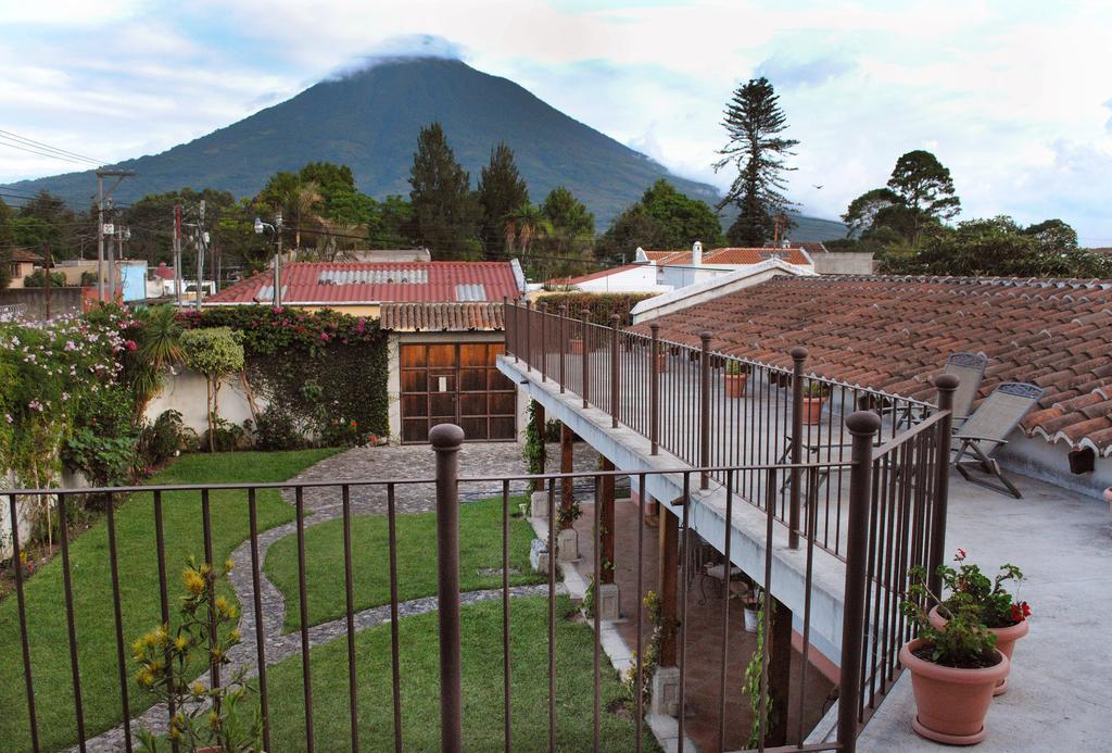 Chez Daniel Bed & Breakfast Antigua Bagian luar foto